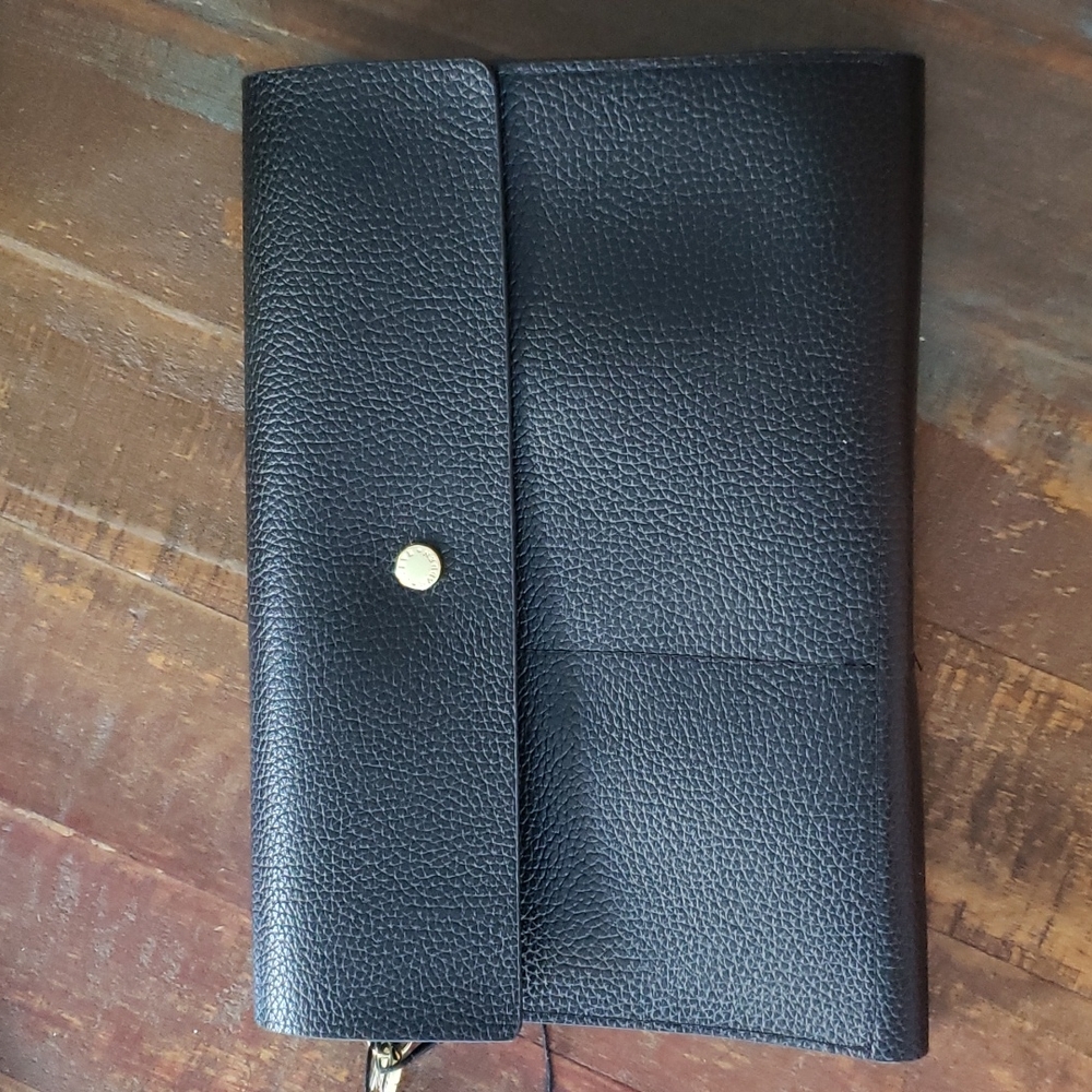 Steve Madden travel wristlet/clutch
